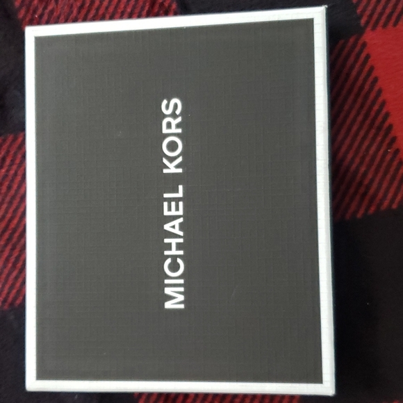 Michael Kors Wallet - Picture 1 of 4